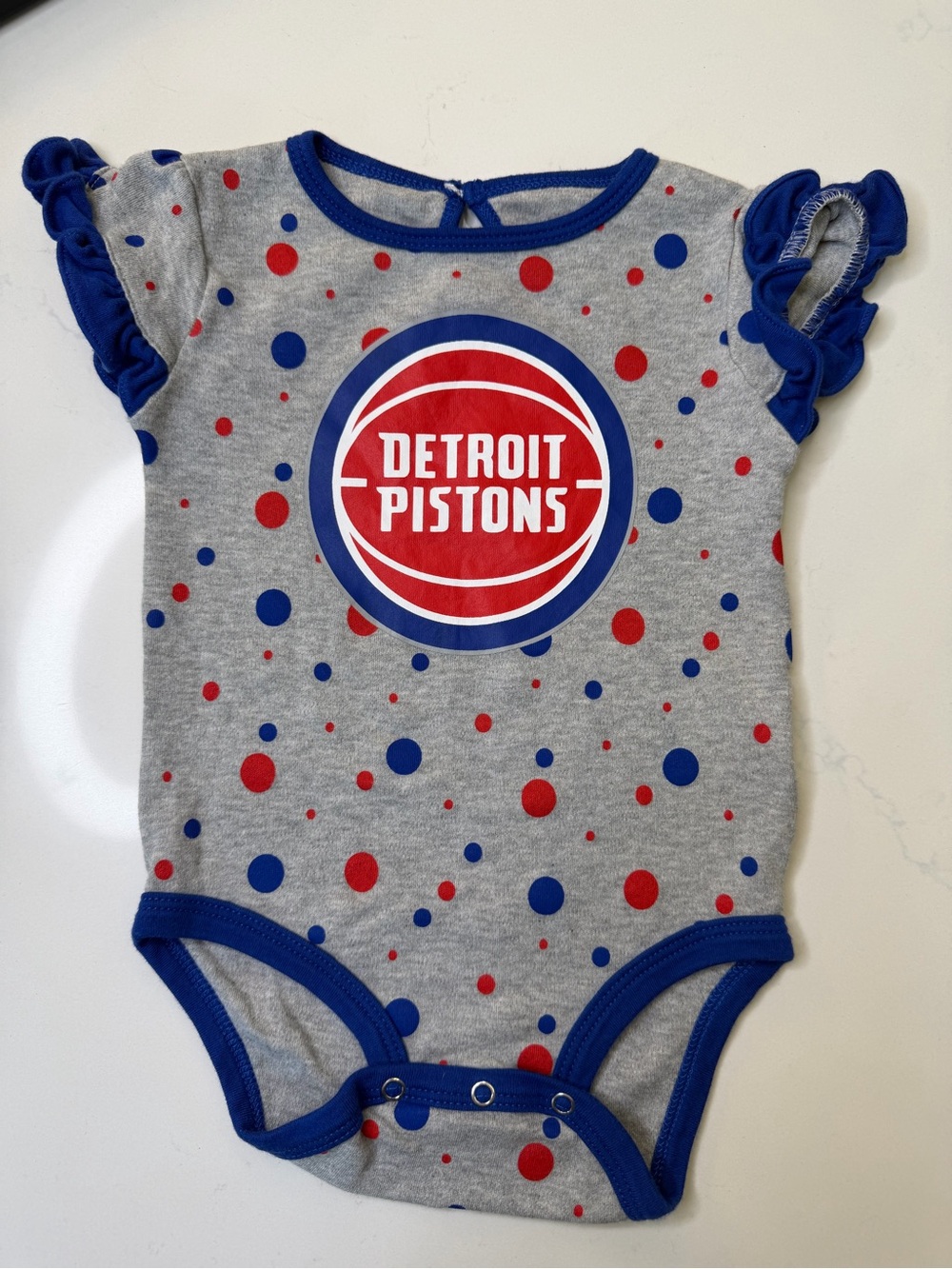NBA Detroit Pistons Baby Girl Ruffle Sleeve Bodysuit 6-9 Months